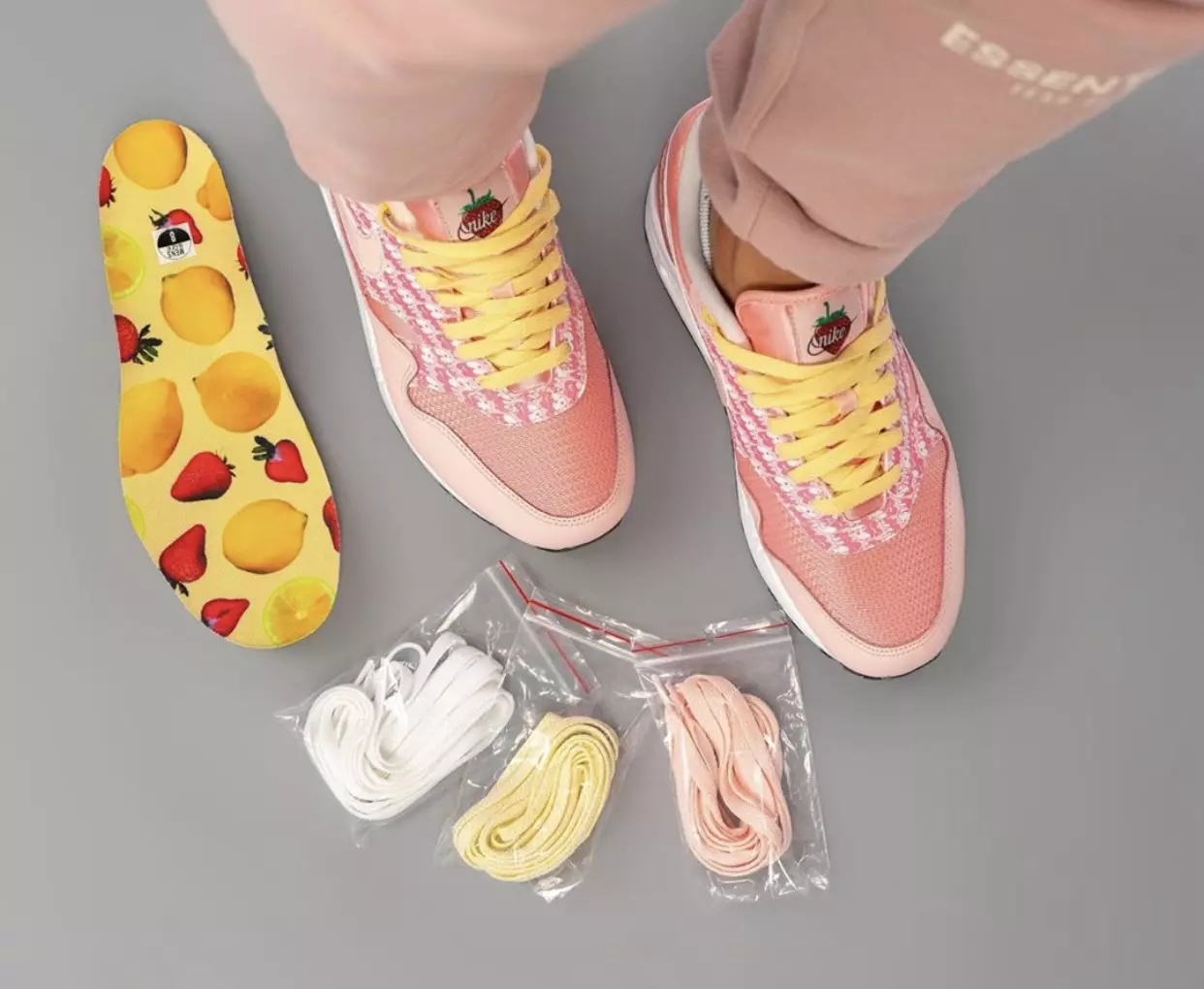 Nike Air Max 1 Strawberry Lemonade CJ0609-600 Julkaisupäivä jaloissa