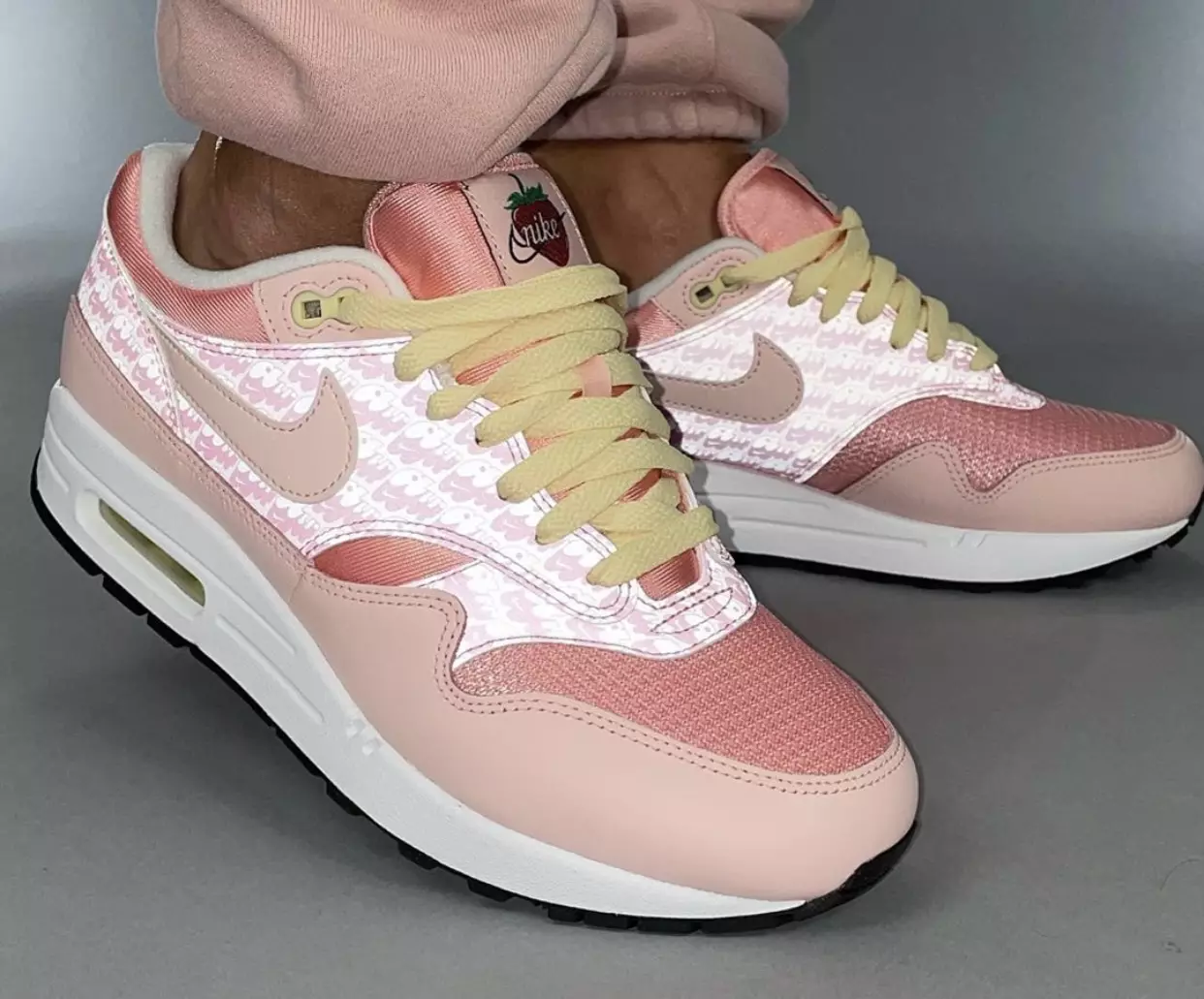 Nike Air Max 1 Strawberry Limonade CJ0609-600 Buraxılış Tarixi Ayaqda