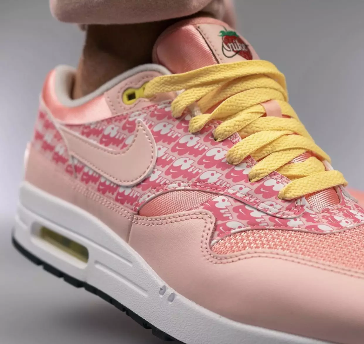 Nike Air Max 1 Strawberry Lemonade CJ0609-600 Data de lançamento nos pés