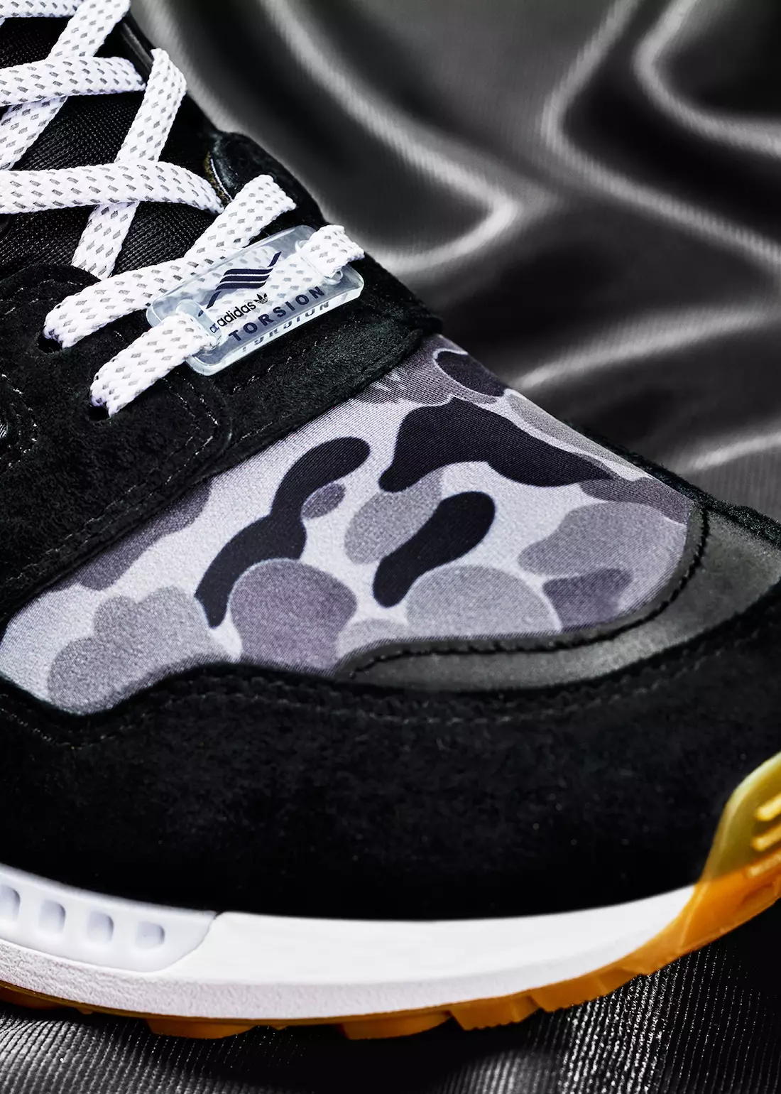 BAPE Undefeated adidas ZX 8000 FY8852 Giá ngày phát hành