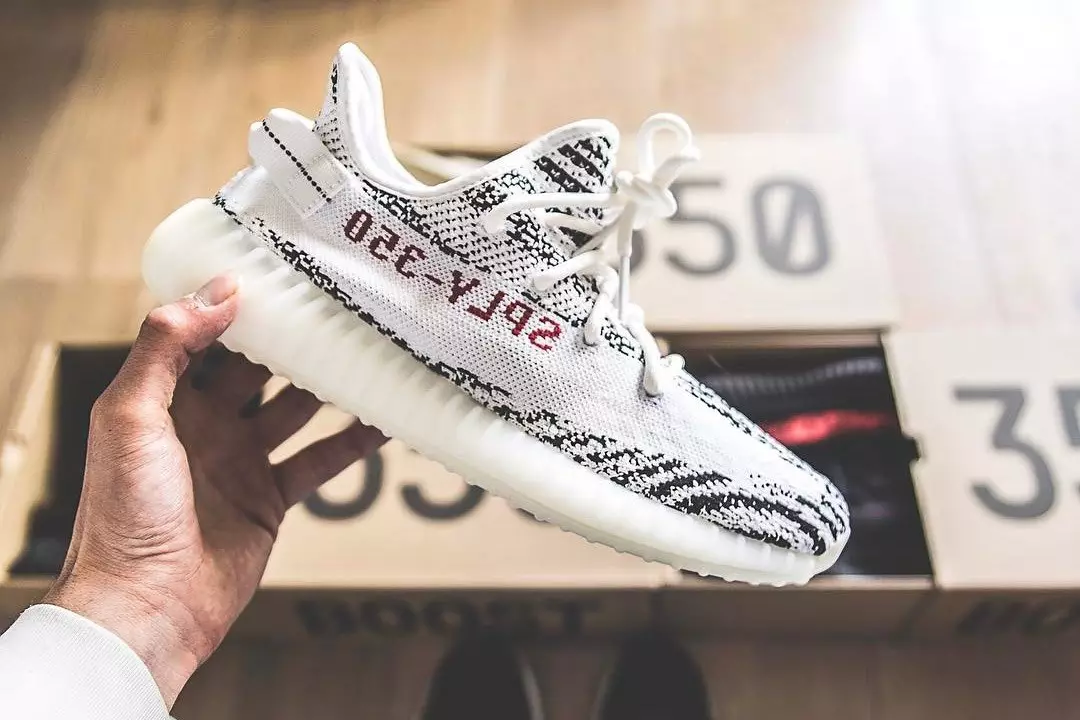 adidas Yeezy Çıxışları