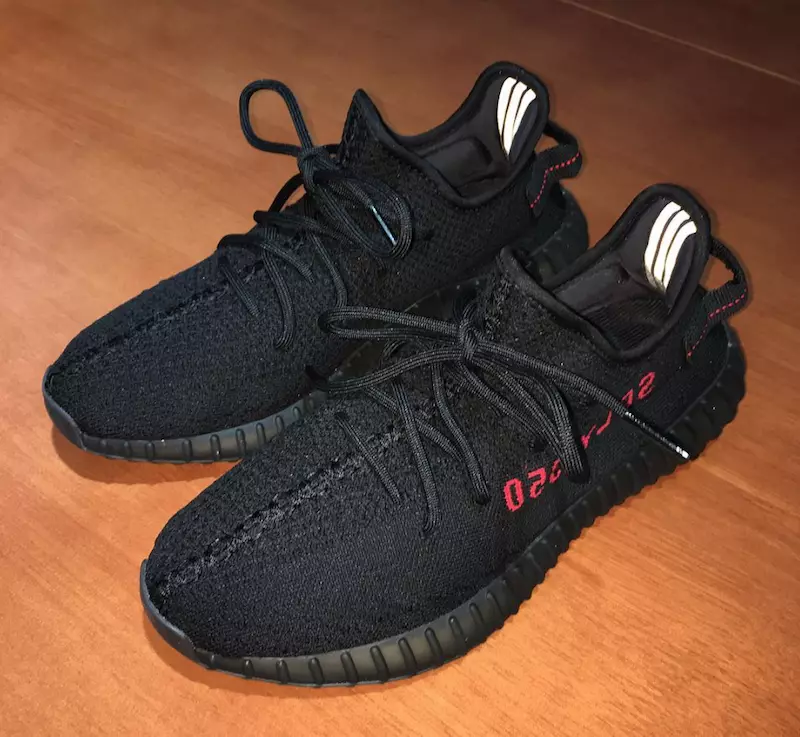 Чорна-чырвоны Yeezy Boost 350 V2 CP9652