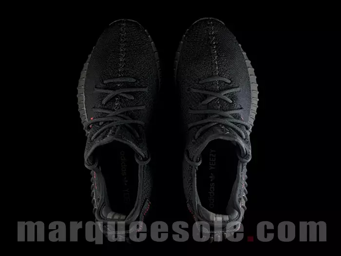 Yeezy Boost 350 V2 musta punainen CP9652