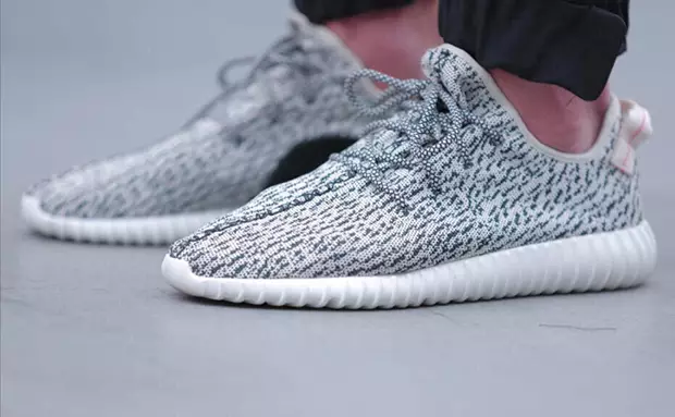 أديداس YEEZY BOOST Low