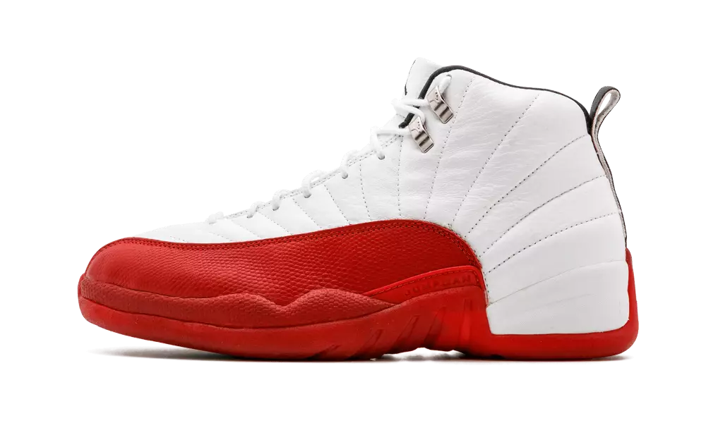 Air Jordan 12 вишневый