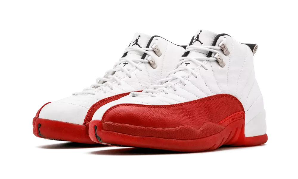 Air Jordan 12 вишневый