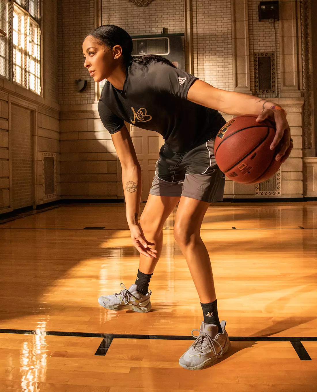 Candace Parker adidas Exhibit Ace бага гарсан огноо