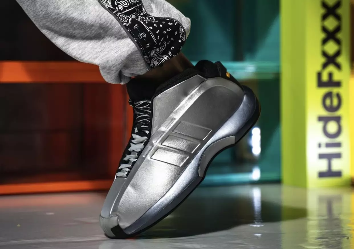 adidas Crazy 1 Metallic Silver OG 2022 Releasedatum On-Feet