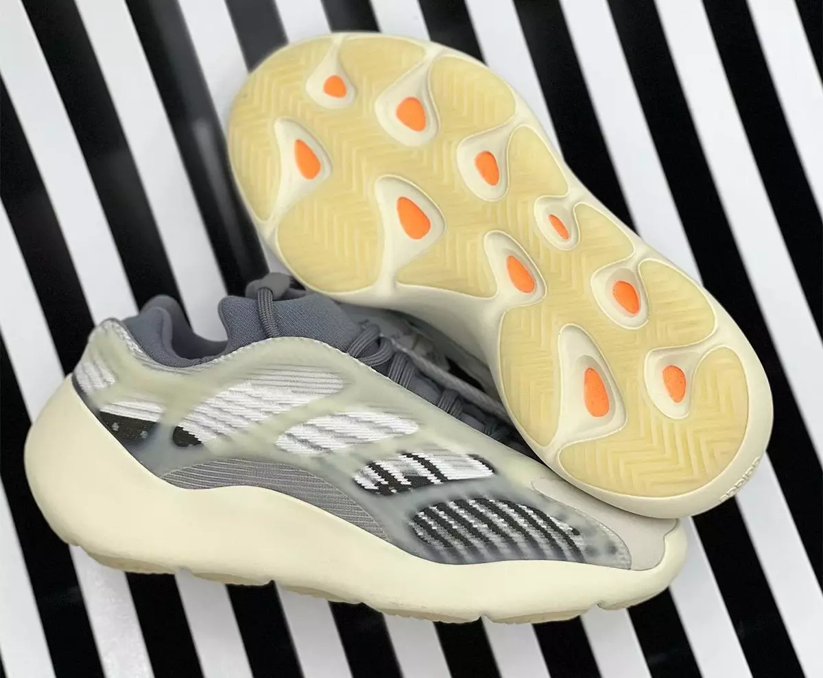 Adidas Yeezy 700 V3 Fade Salt ID1674 Санаи барориши