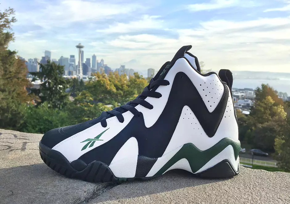 Reebok Kamikaze II OG Thứ Sáu Đen 2015