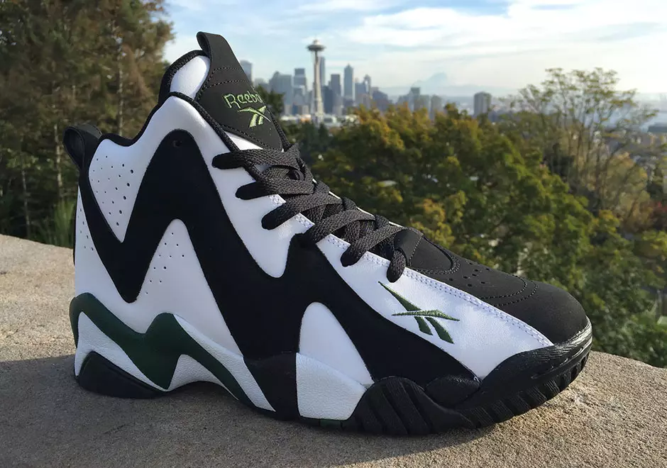 Reebok Kamikaze II OG Thứ Sáu Đen 2015