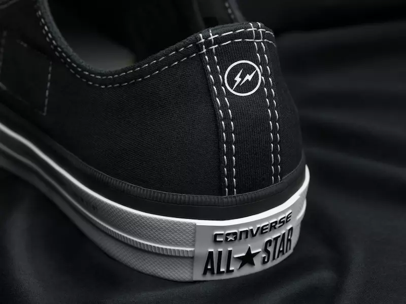 фрагмент дизайн Converse Чак Тейлор All Star SE