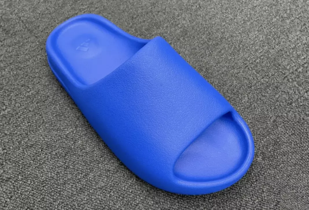 Adidas Yeezy Slide Azure Blue Megjelenési dátum
