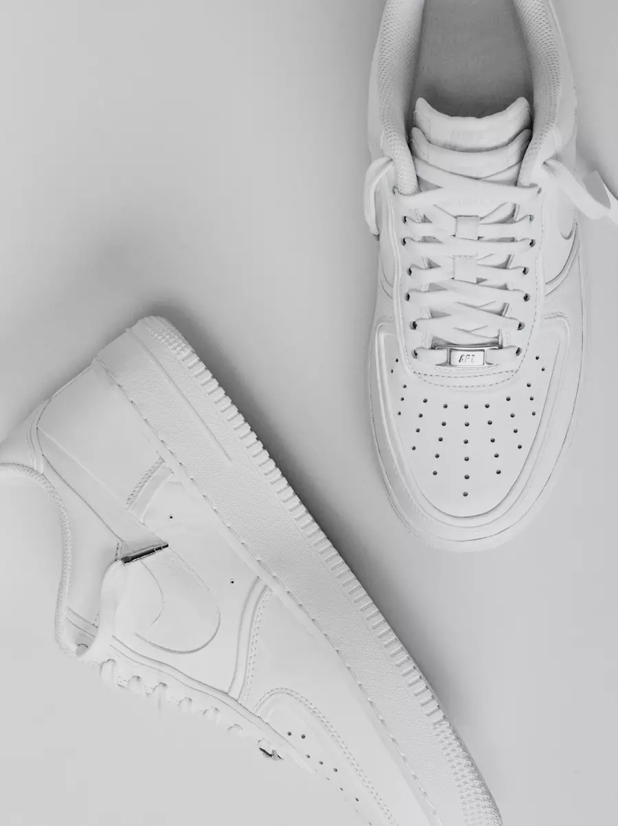 John Elliott Nike Air Force 1 AO9291-100 מעלדונג טאָג