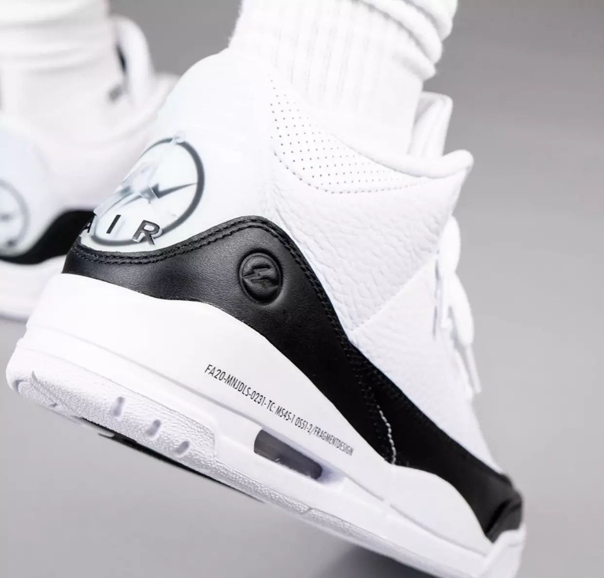 Fragment x Air Jordan 3 DA3595-100 Tanggal Rilis On-Foot