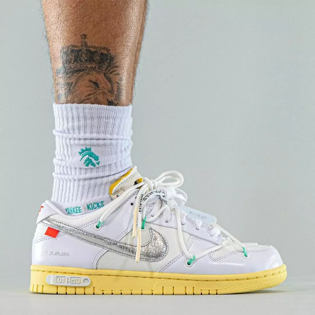 Off-White Nike Dunk Low Lot 1 Data ta' Rilaxx Fuq Saqajh