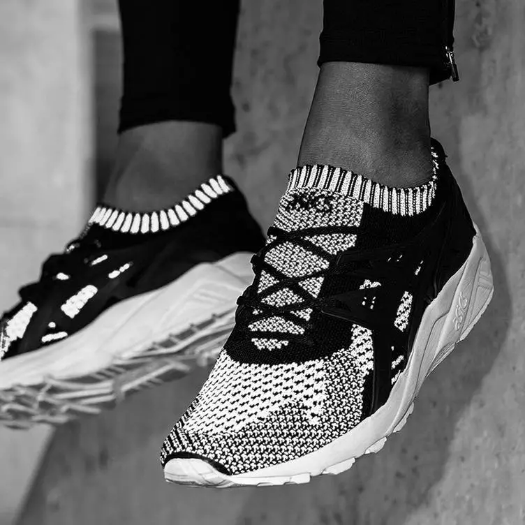 ASICS Gel Kayano Trainer бофандагии инъикоскунандаи бастаи