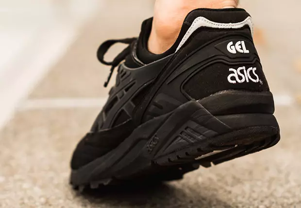 Asics-Gel-Kayano-Blackout-3