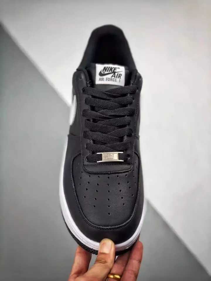 Supreme x CDG x Nike Air Force 1 Low Schwarz