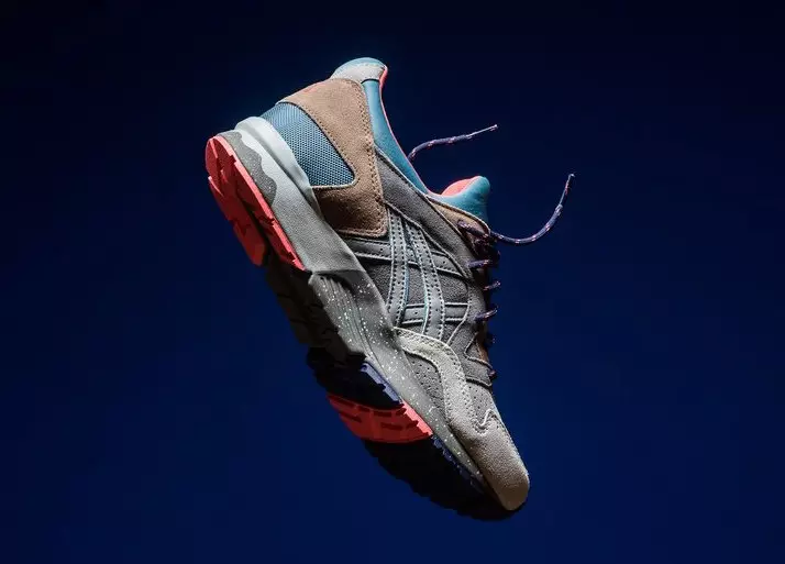 ASICS जेल लाइट वी एल्युमिनियम कार्बन