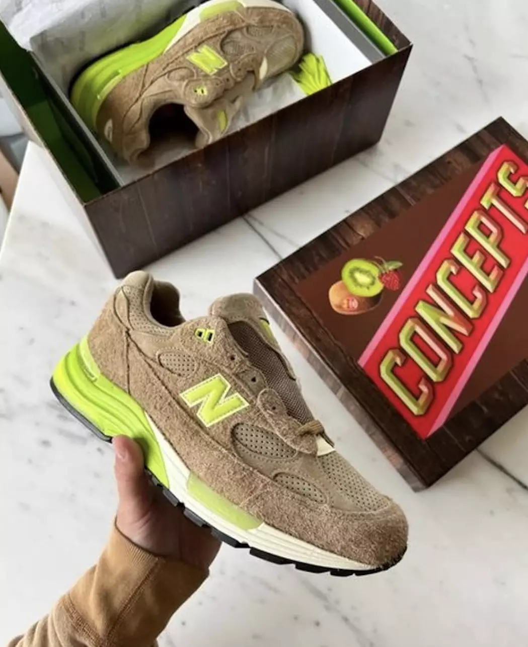 Kunċetti New Balance 992 Data tal-Ħruġ tal-Frawli Kiwi tal-Frott Mdendlin Baxx