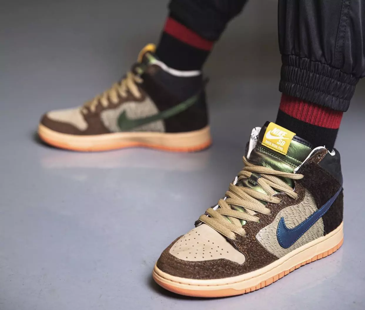 Консепсияҳои Nike SB Dunk High Duck On-Peet Санаи барориши