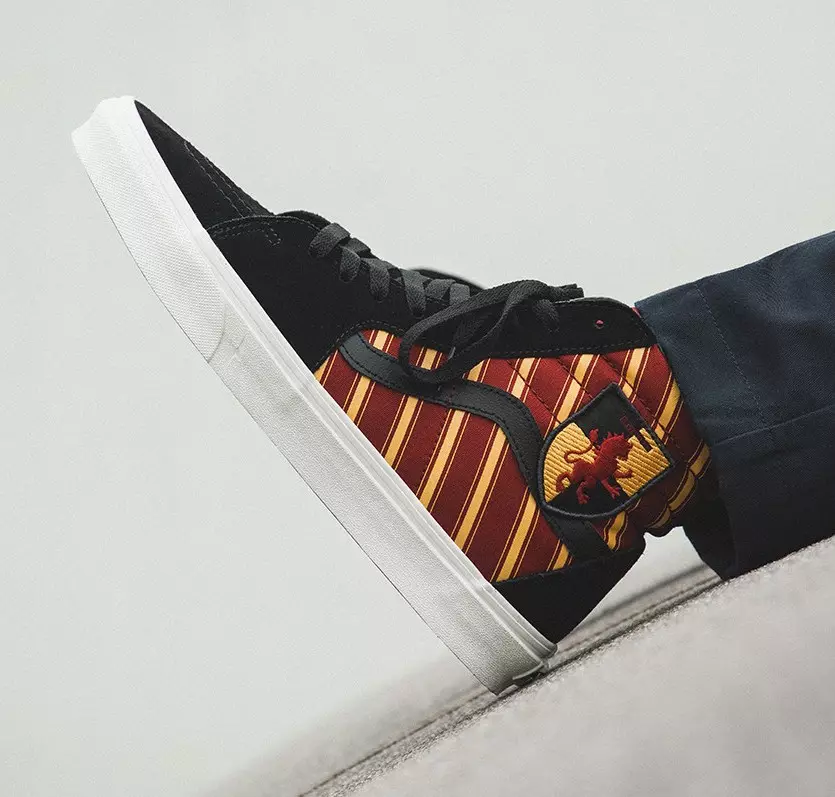 Jinsi Mkusanyiko wa Harry Potter x Vans Unavyoonekana kwa Miguu 8889_3