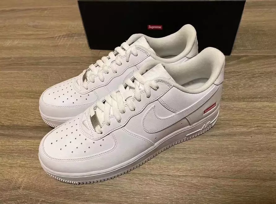 סאַפּרים Nike Air Force 1 ווייסע CU9225-100 מעלדונג טאָג