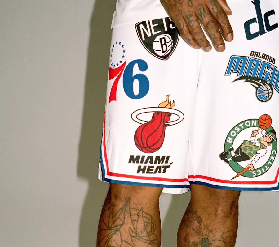 Supreme x Nike x NBA လိုဂိုဂျာစီများ