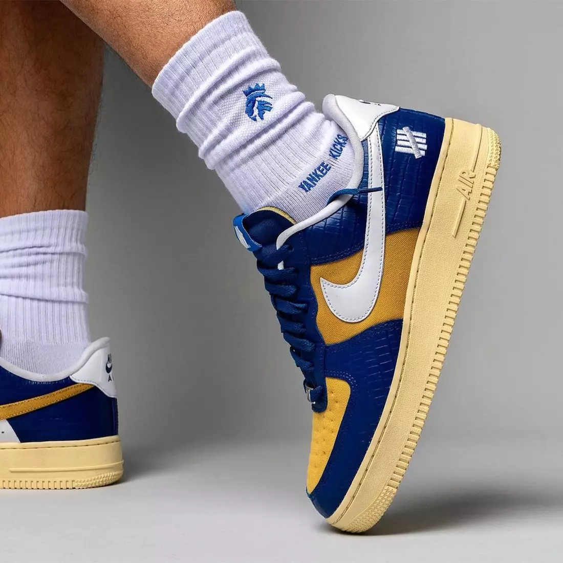 Undefeated Nike Air Force 1 Low Blue DM8462-400 išleidimo data ant kojų