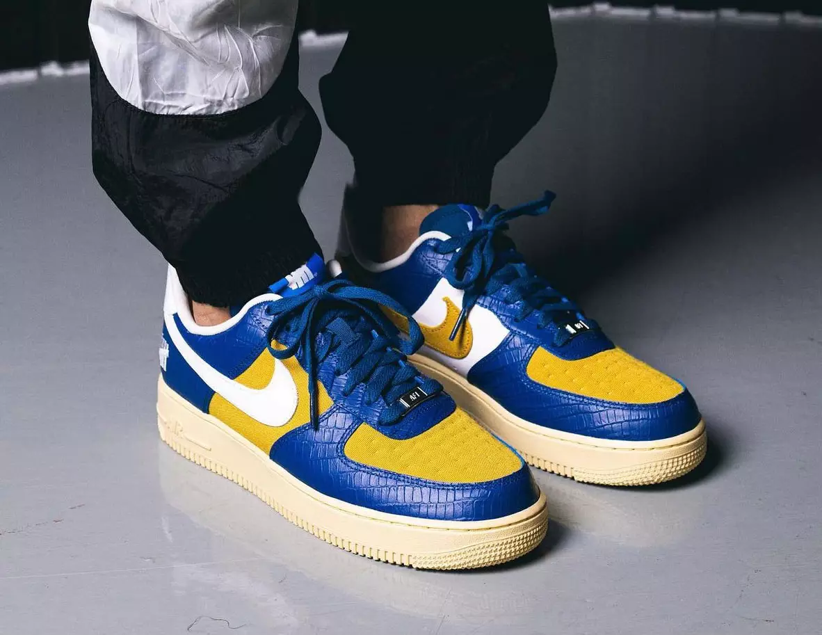 Nike Air Force 1 Low Dunk lwn Pek AF1 Tidak Terkalahkan Tarikh Keluaran On-Feet