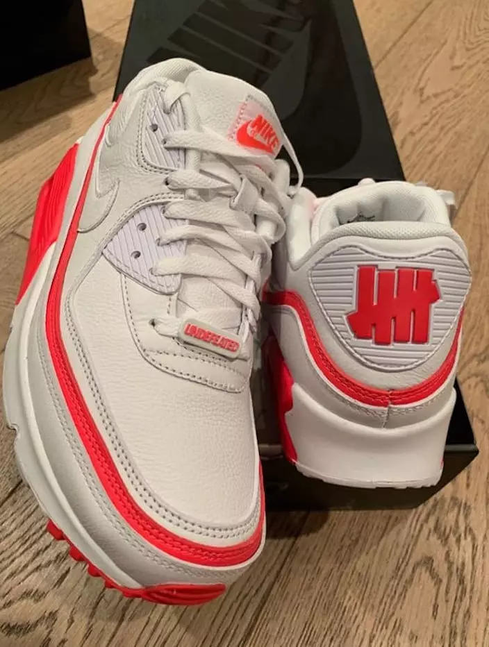 Neporažený Nike Air Max 90 White Solar Red Datum vydání