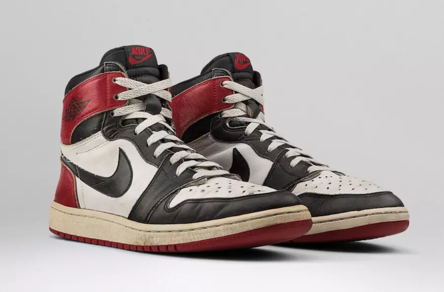 Air Jordan 1 Black Toe შავი ენა 1985 წ