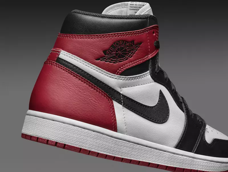 Air Jordan 1 Black Toe 5 листопада