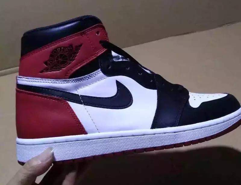 Air Jordan 1 OG Black Toe Retro 2016 Data e publikimit