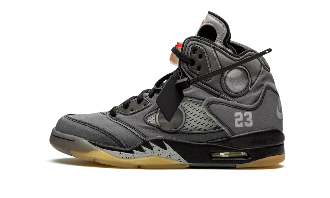 Beinhvítt Air Jordan 5 Metallic 2020