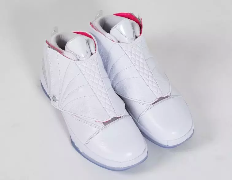 SoleFly x Air Jordan 16 קונסט באַסעל מעלדונג טאָג