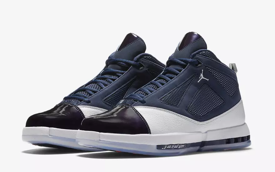 „Air Jordan 16 Midnight Navy“ be petnešėlių