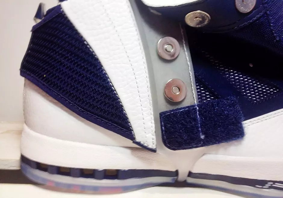 Air Jordan 16 Retro Branco Marinho novembro de 2016