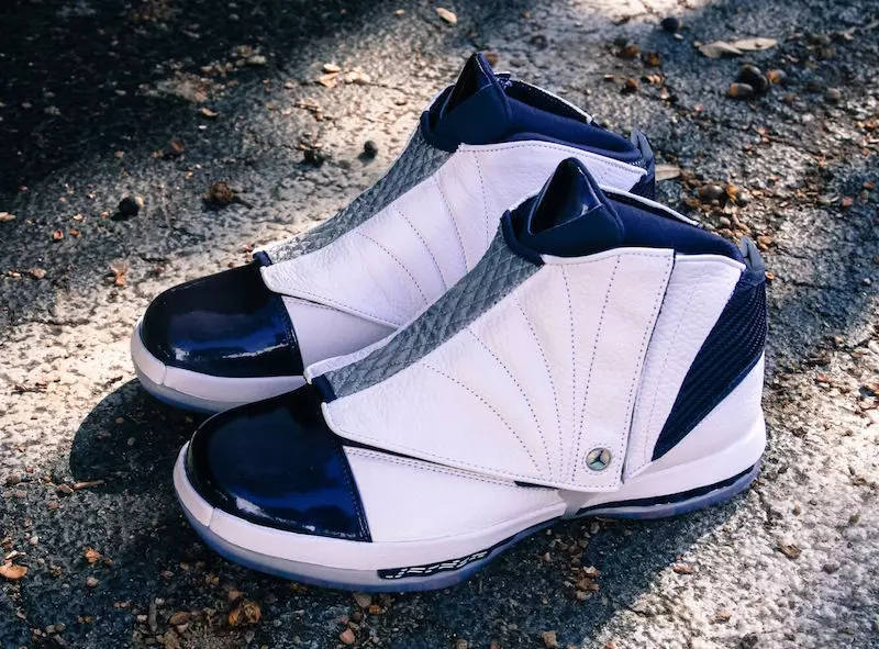 Air Jordan 16 Retro medianoche azul marino