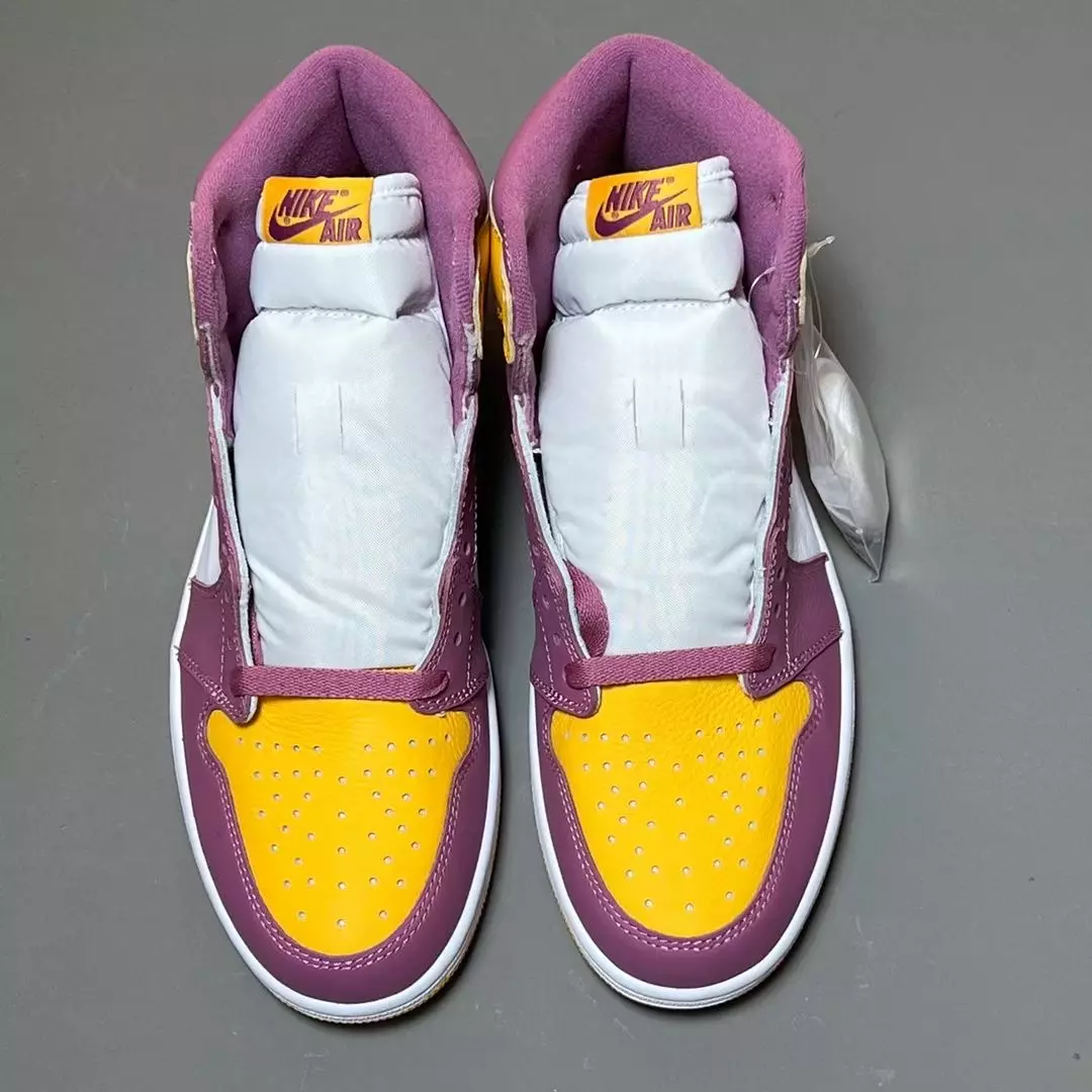 Air Jordan 1 Brotherhood University Gold Light Bordeaux 555088-706 Datum vydání