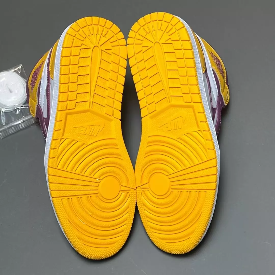 Air Jordan 1 Brotherhood University Gold Light Bordeaux 555088-706 Datum vydání