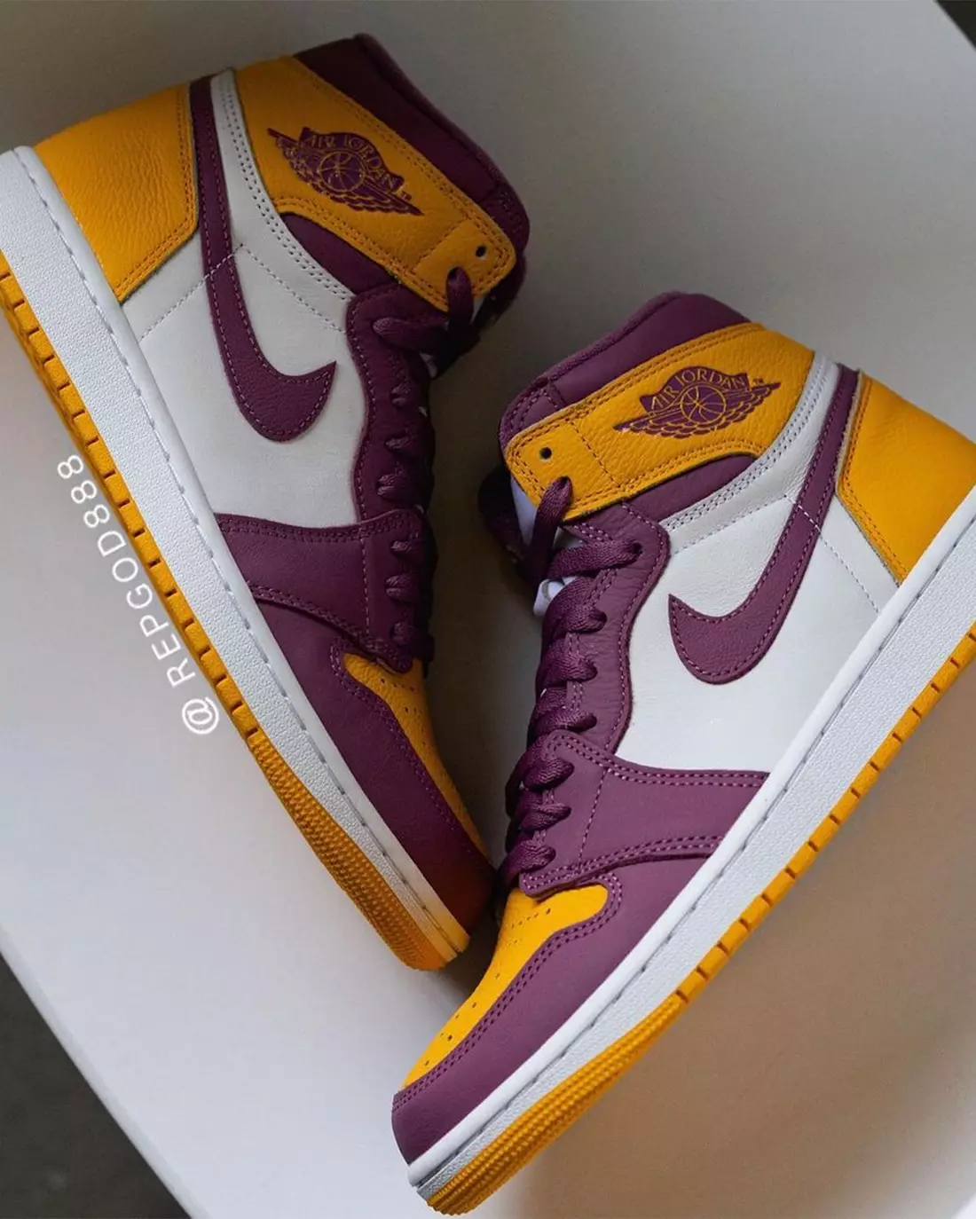 Air Jordan 1 Bráithreachas 555088-706 Dáta Eisiúna