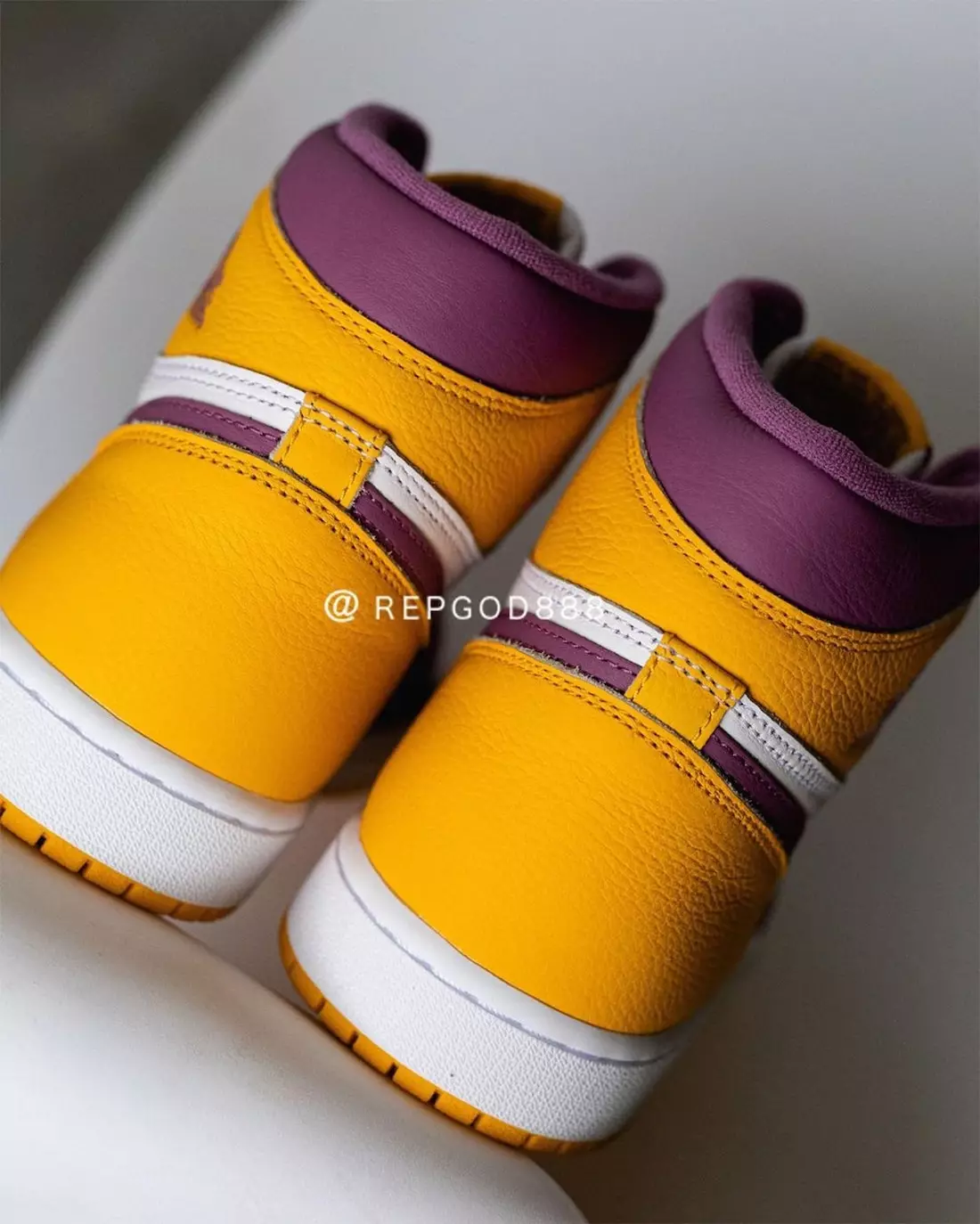 Air Jordan 1 Bráithreachas 555088-706 Dáta Eisiúna