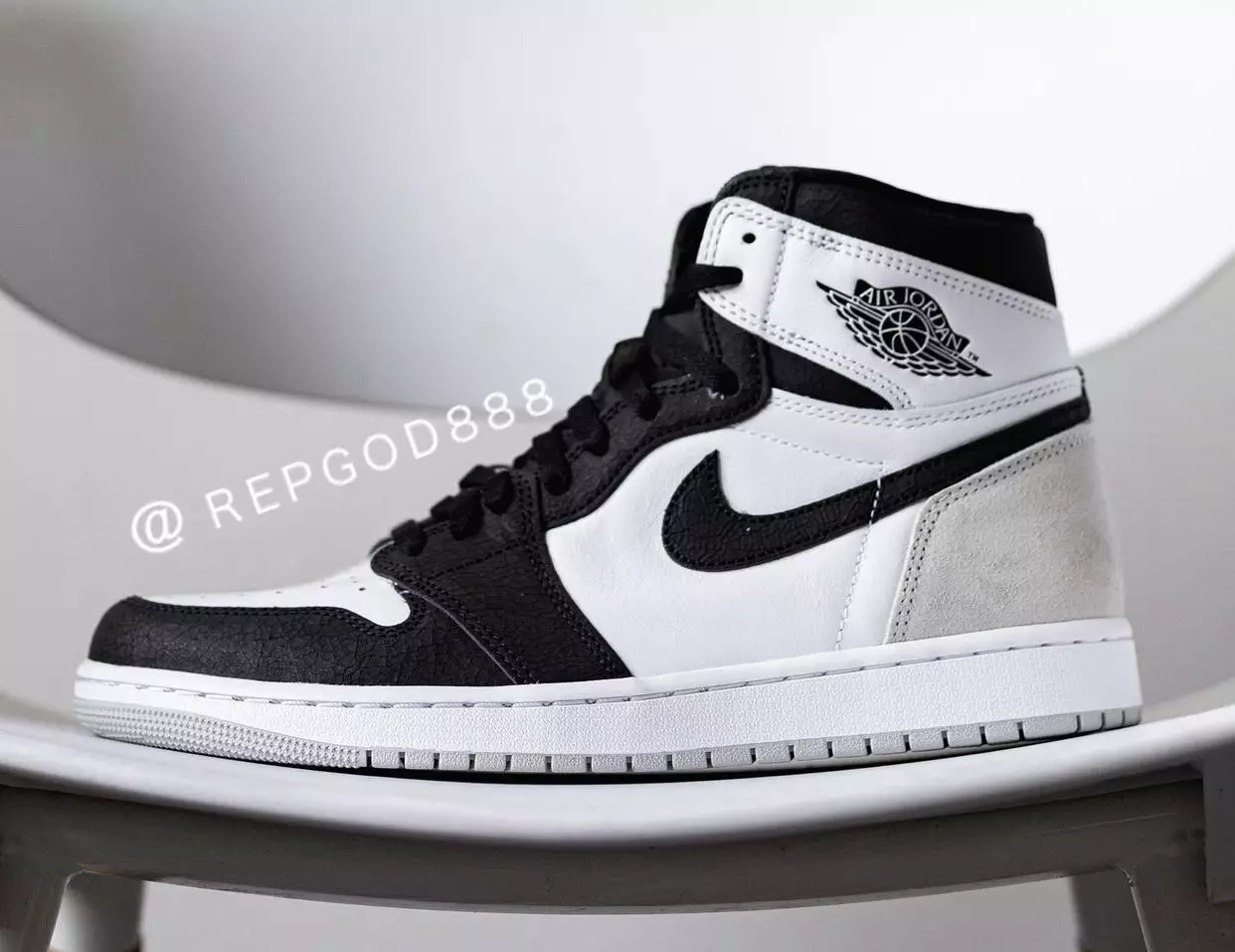 تاریخ انتشار Air Jordan 1 Stage Haze 555088-108