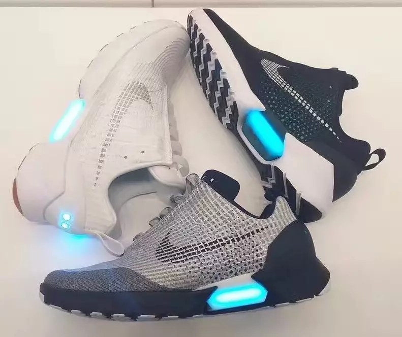 Nike HyperAdapt 1.0 с автоматической шнуровкой