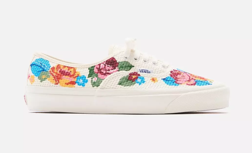 Дата выхода Vans Needlepoint Authentic 44 DX с цветочным принтом VN0A54F29GM